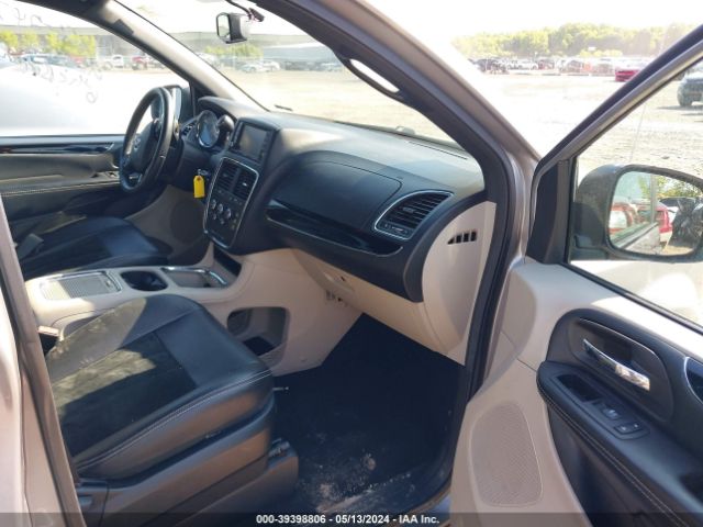 2C4RDGCG6JR214639 Dodge Grand Caravan Sxt