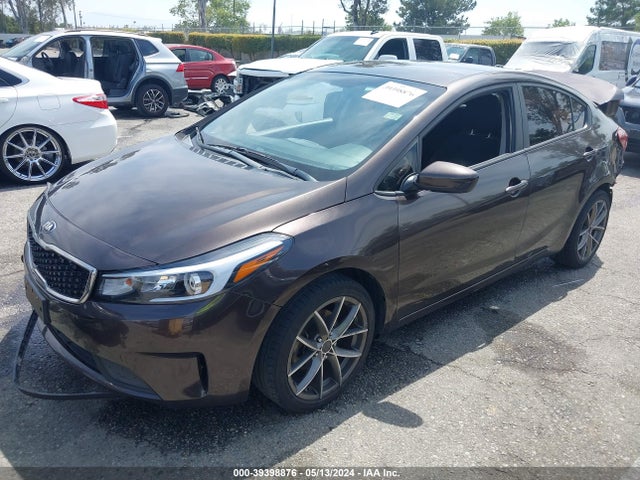 KIA FORTE LX 2017 3KPFK4A76HE102686 Image 2