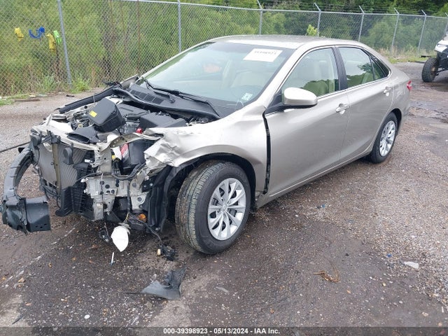 Toyota CAMRY LE 2015 4T4BF1FK1FR490554 Image 2