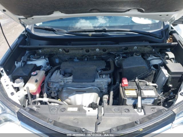 JTMBFREV0JJ239284 Toyota RAV4 LE