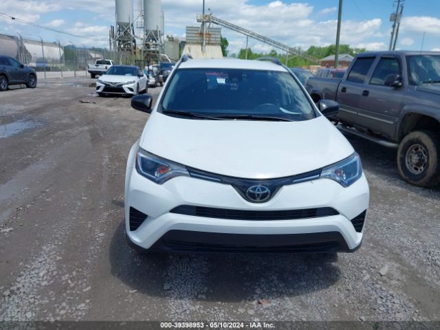 JTMBFREV0JJ239284 Toyota RAV4 LE