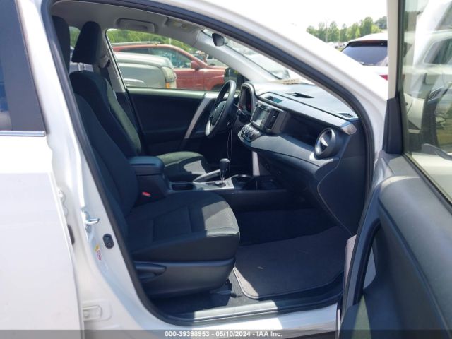 JTMBFREV0JJ239284 Toyota RAV4 LE