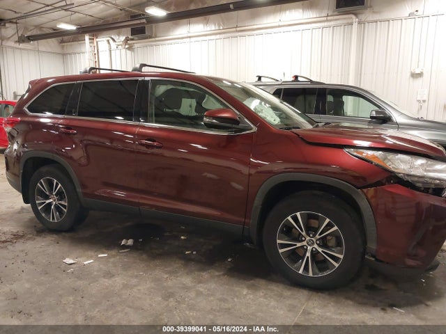 Toyota Highlander Le 2019 5TDBZRFH0KS964324 Image 14