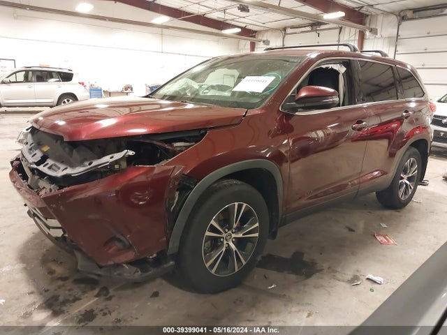 Toyota Highlander Le 2019 5TDBZRFH0KS964324 Image 2