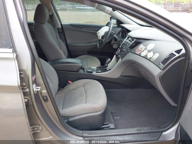 2012 Hyundai Sonata Gls მანქანა იყიდება აუქციონზე, vin: 5NPEB4AC2CH378781, აუქციონის ნომერი: 39399116