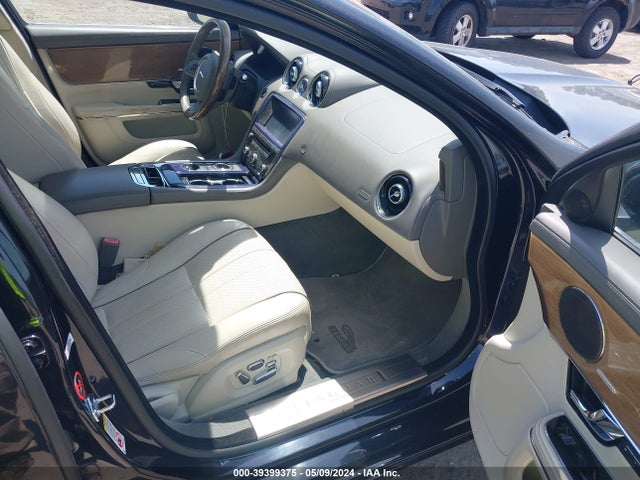 2011 JAGUAR XJ SAJWA2GE7BMV02957 Photo 4