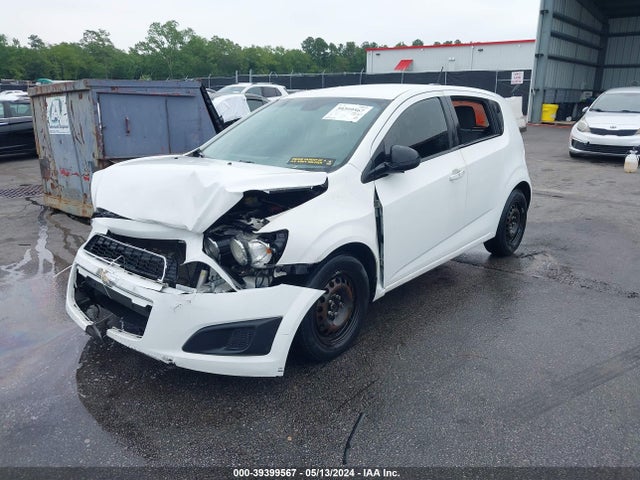 Chevrolet Sonic Ls Auto 2015 1G1JA6SH6F4196110 Image 2