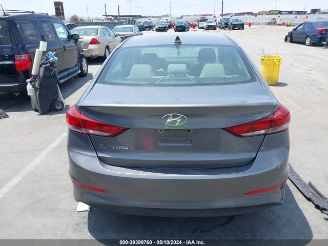 Hyundai ELANTRA SEL 2018 5NPD84LF5JH337446 Image 16