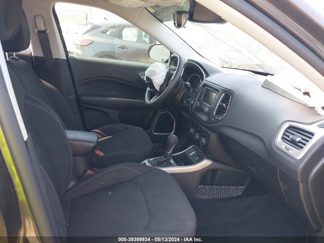 3C4NJCABXJT329202 Jeep Compass Sport Fwd