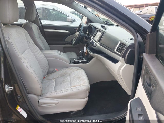 Toyota Highlander Le Plus V6 2016 5TDZKRFH9GS131955 Image 5