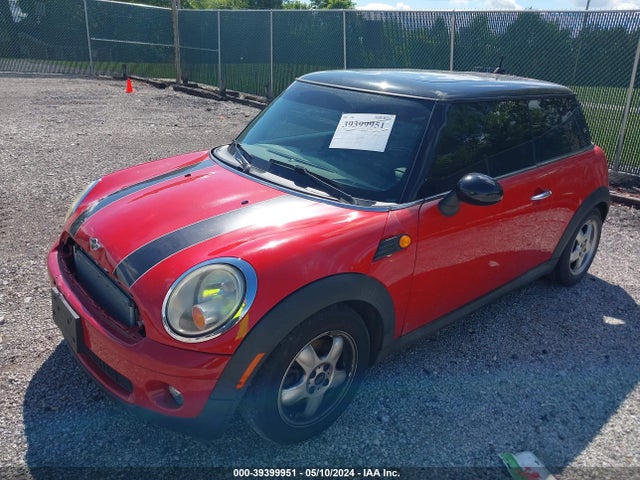 2009 MINI COOPER WMWMF33509TU71146 Photo 1