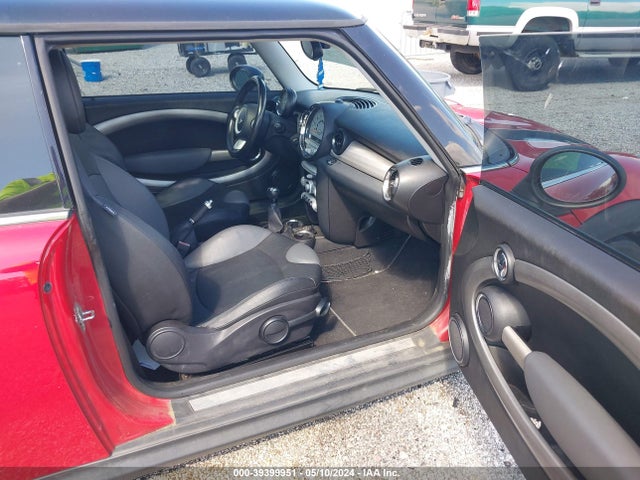 2009 MINI COOPER WMWMF33509TU71146 Photo 4