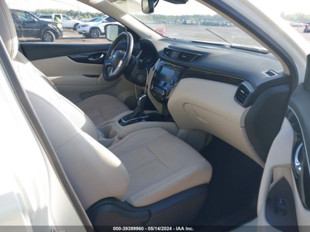 JN1BJ1CP0KW218222 Nissan Rogue Sport Sl