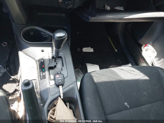 Toyota RAV4 LE 2017 2T3ZFREVXHW320707 Image 11