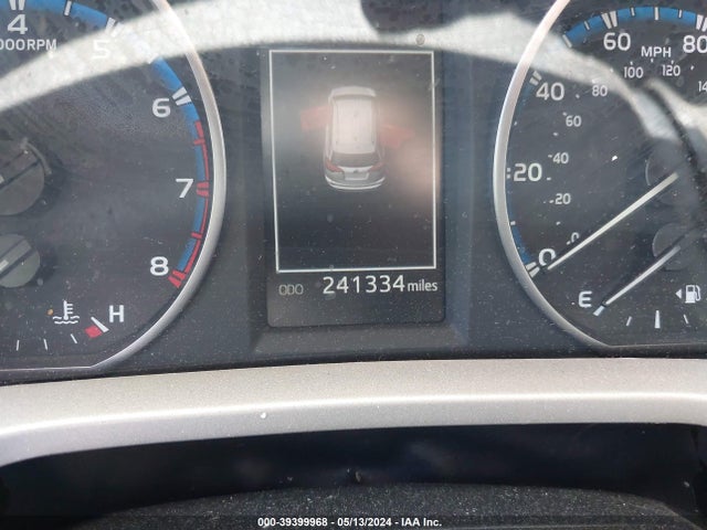 Toyota RAV4 LE 2017 2T3ZFREVXHW320707 Image 16