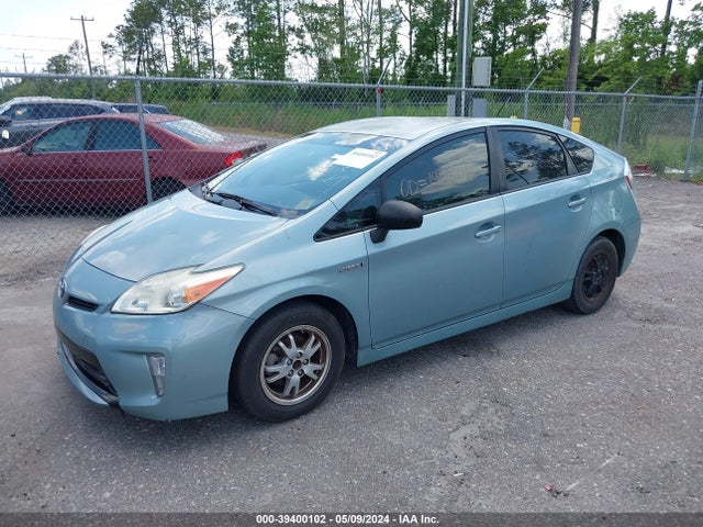 Toyota Prius Two 2015 JTDKN3DU9F1900035 Image 2