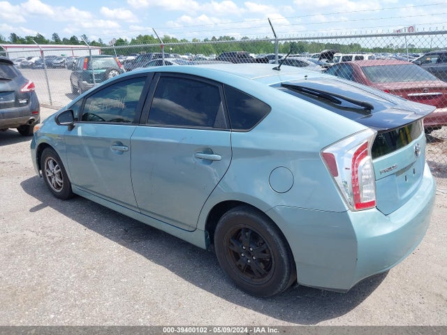 Toyota Prius Two 2015 JTDKN3DU9F1900035 Image 3