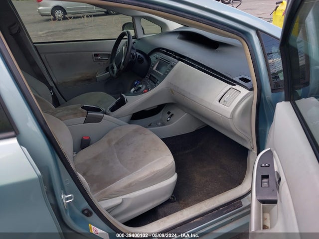 Toyota Prius Two 2015 JTDKN3DU9F1900035 Image 5