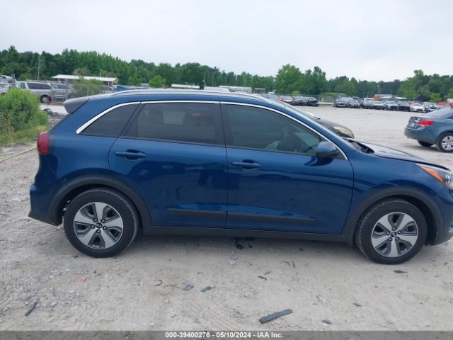 KNDCB3LC2L5422079 KIA NIRO LX