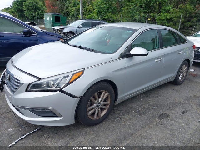 Hyundai SONATA SE 2015 5NPE24AF3FH171007 Image 2