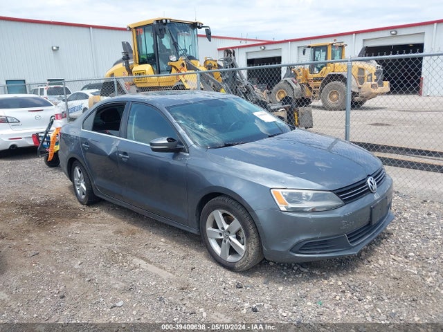 2014 3VWLL7AJ8EM245733 main image