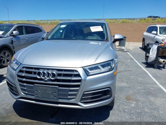 WA1CNAFY9J2124334 Audi Q5 2.0t Premium/2.0t Tech Premium