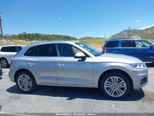 WA1CNAFY9J2124334 Audi Q5 2.0t Premium/2.0t Tech Premium