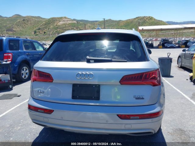 WA1CNAFY9J2124334 Audi Q5 2.0t Premium/2.0t Tech Premium