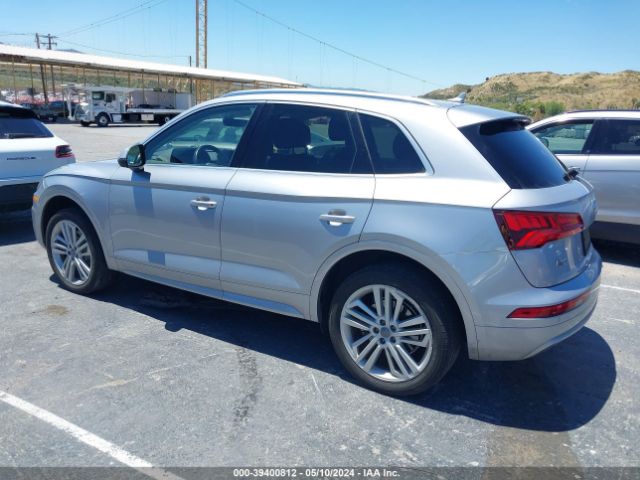 WA1CNAFY9J2124334 Audi Q5 2.0t Premium/2.0t Tech Premium