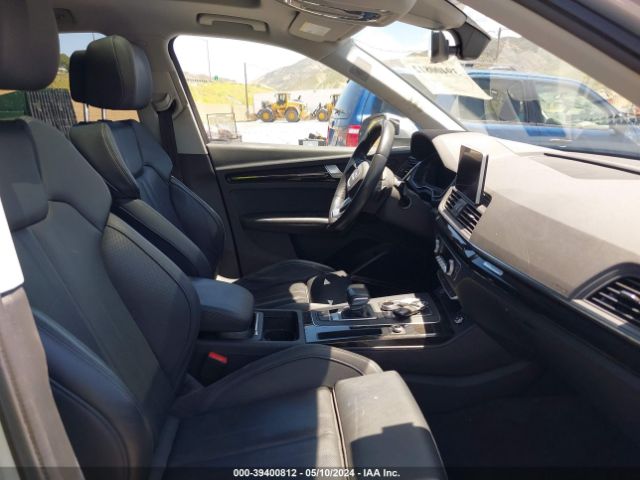 WA1CNAFY9J2124334 Audi Q5 2.0t Premium/2.0t Tech Premium