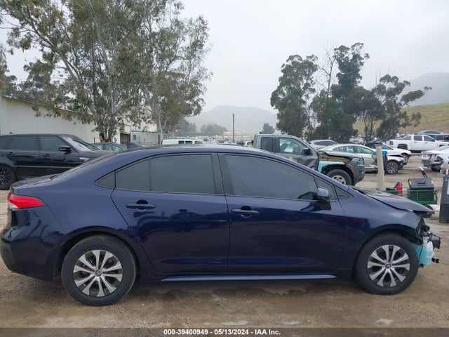 Toyota Corolla Hybrid Le 2022 JTDEAMDEXNJ051619 Image 13