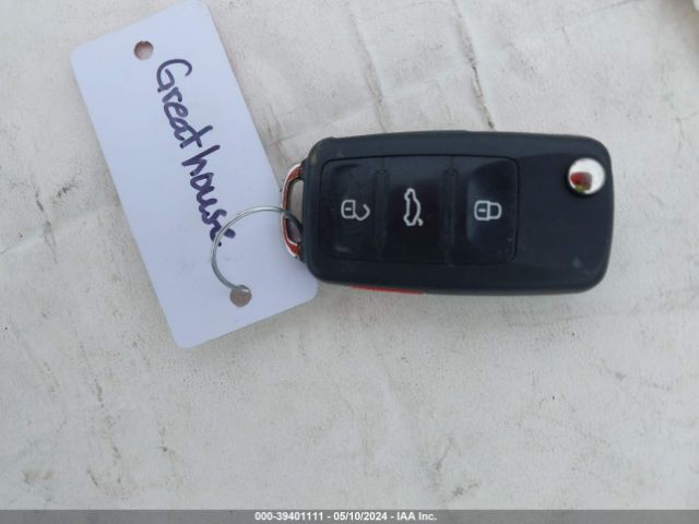 1VWAT7A32GC045444 Volkswagen Passat 1.8t R-line