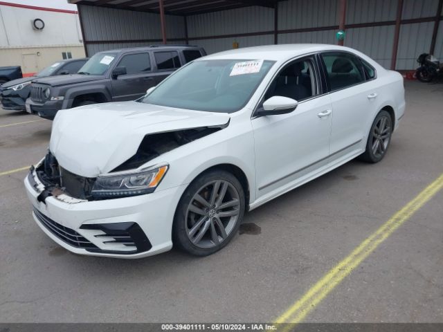 1VWAT7A32GC045444 Volkswagen Passat 1.8t R-line