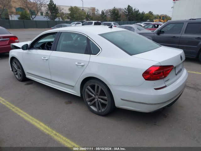 1VWAT7A32GC045444 Volkswagen Passat 1.8t R-line