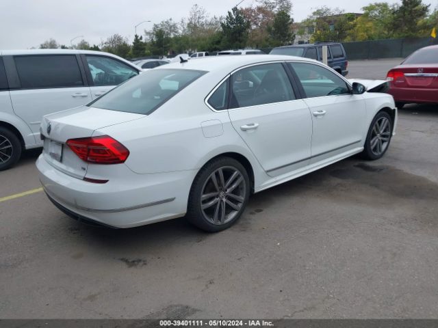 1VWAT7A32GC045444 Volkswagen Passat 1.8t R-line