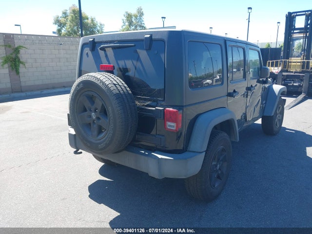 1C4BJWDG8HL583962 Jeep Wrangler Unlimited Sport 4x4