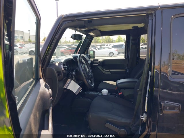 1C4BJWDG8HL583962 Jeep Wrangler Unlimited Sport 4x4