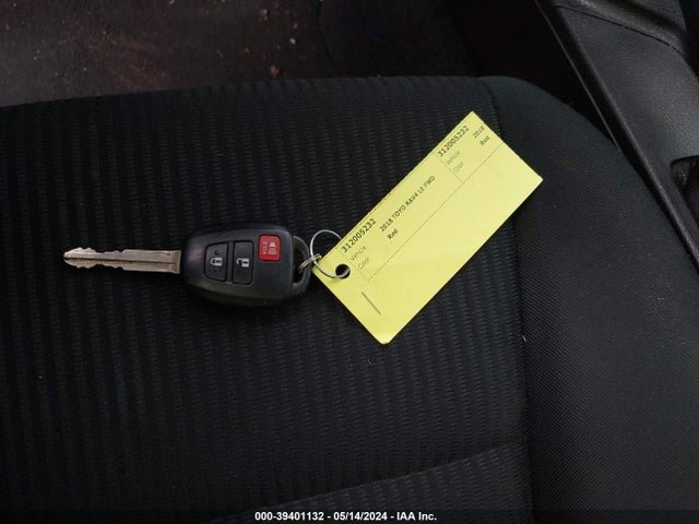 Toyota RAV4 LE 2018 2T3ZFREV9JW480292 Image 11