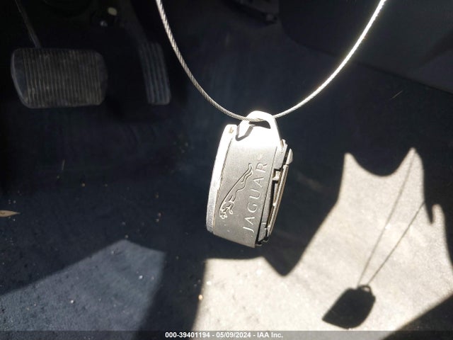 2010 JAGUAR XF SAJWA0GB3ALR51647 Photo 10