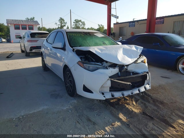 Toyota COROLLA LE 2017 2T1BURHE6HC836575 zdjęcie główne