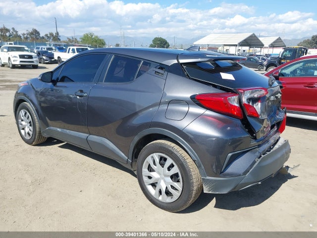 Toyota C-HR LE 2021 JTNKHMBX5M1096318 Image 3