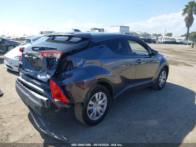 Toyota C-HR LE 2021 JTNKHMBX5M1096318 Image 4