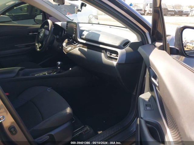Toyota C-HR LE 2021 JTNKHMBX5M1096318 Image 5