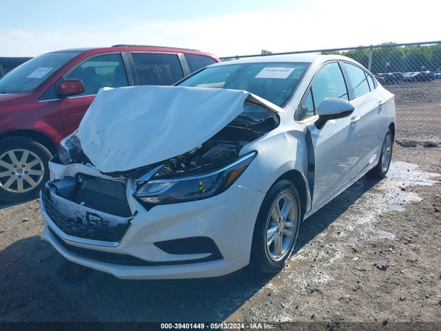 Chevrolet Cruze Lt Auto 2018 1G1BE5SM7J7247556 Image 2