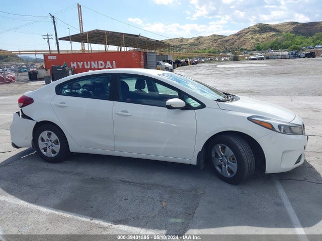 KIA FORTE LX 2018 3KPFK4A72JE268452 Image 13
