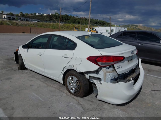 KIA FORTE LX 2018 3KPFK4A72JE268452 Image 3