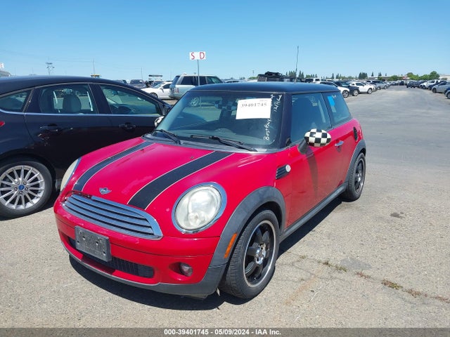 2007 MINI COOPER WMWMF33547TT51766 Photo 2