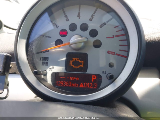 2008 MINI COOPER WMWMF33518TT63200 Photo 6
