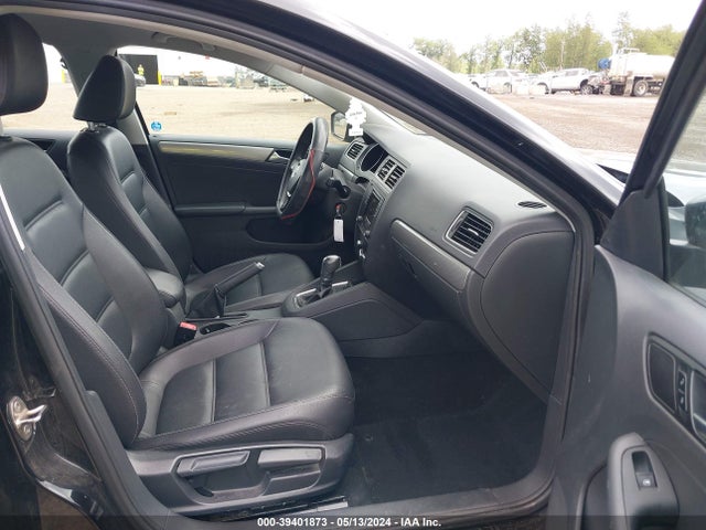 3VWDB7AJ6JM239740 Volkswagen Jetta 1.4t Se/1.4t Wolfsburg Edition