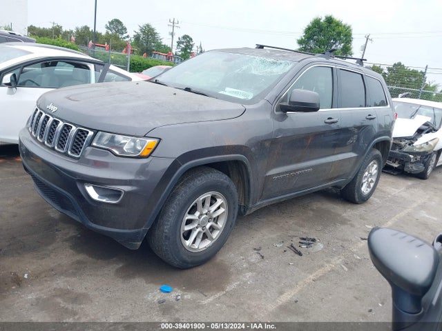 1C4RJFAG0JC377852 Jeep Grand Cherokee Laredo E 4x4
